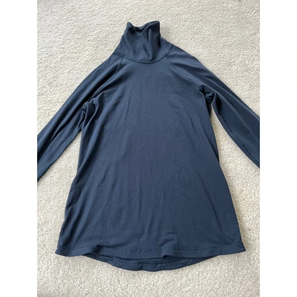 Lululemon Gray Turtleneck Long Sleeve Activewear Top Size 4